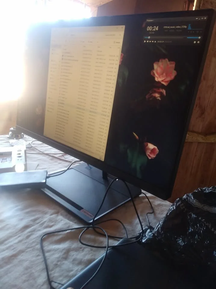 Lenovo ThinkCentre All-in-One PC – 22” Monitor – Working Condition, image 3