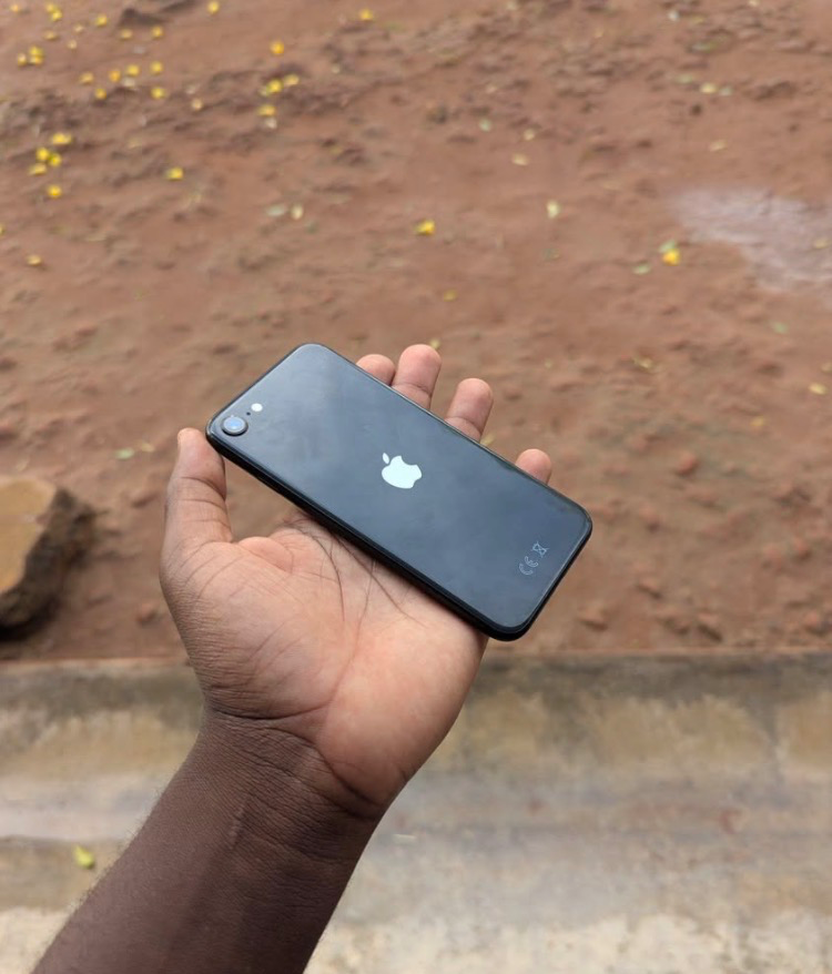 Wifi only iPhone se 3rd generation — image 2