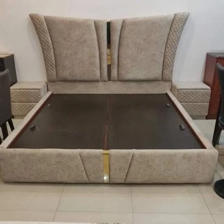 Queen size bed — image 3