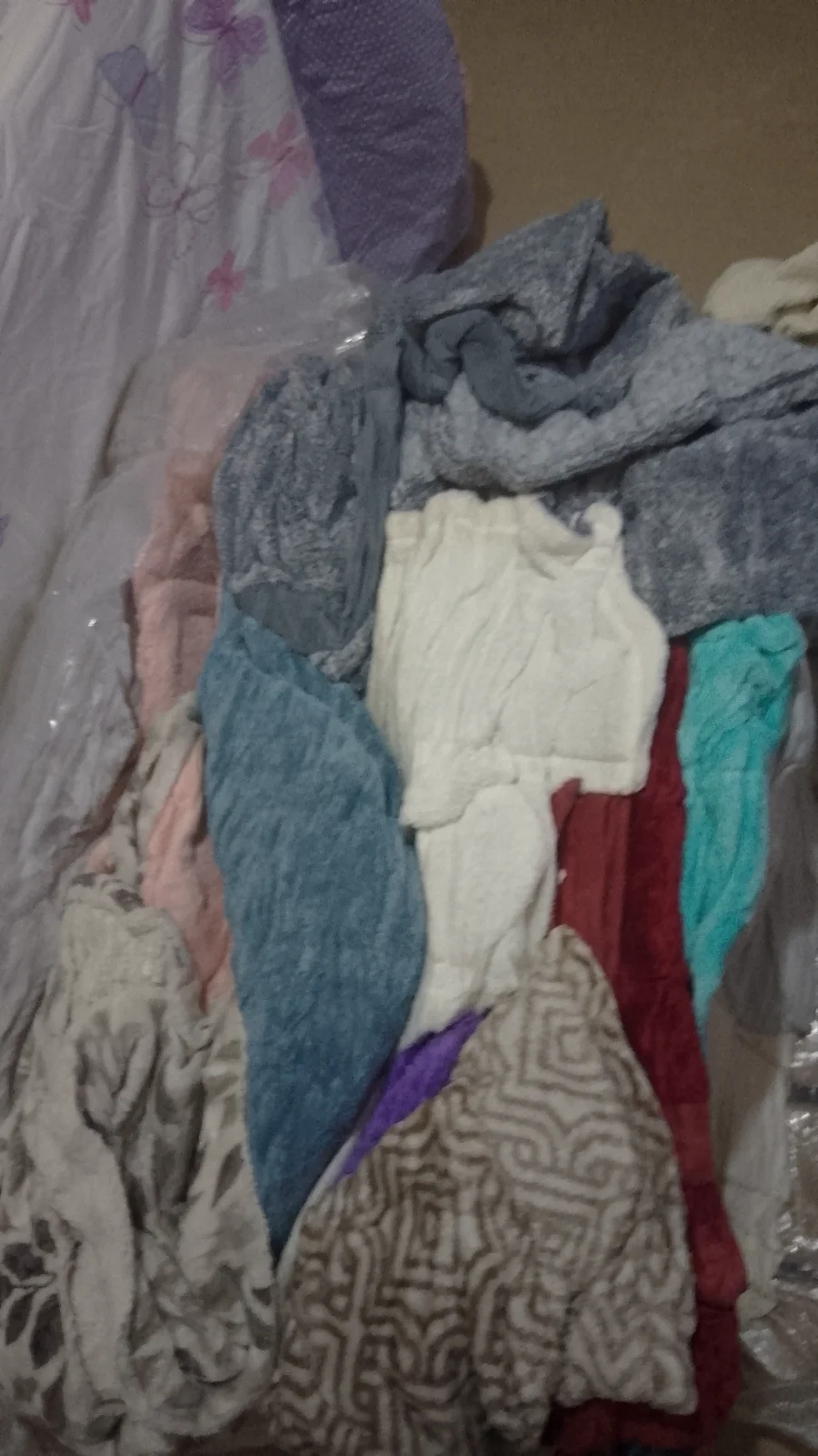 Fleece blankets  — image 2